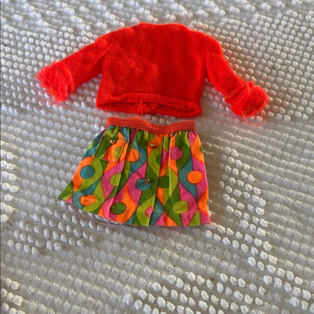 Vintage-Inspired Barbie (c) Dress Set in Bright Neon Floral - Picture 4 of 8
